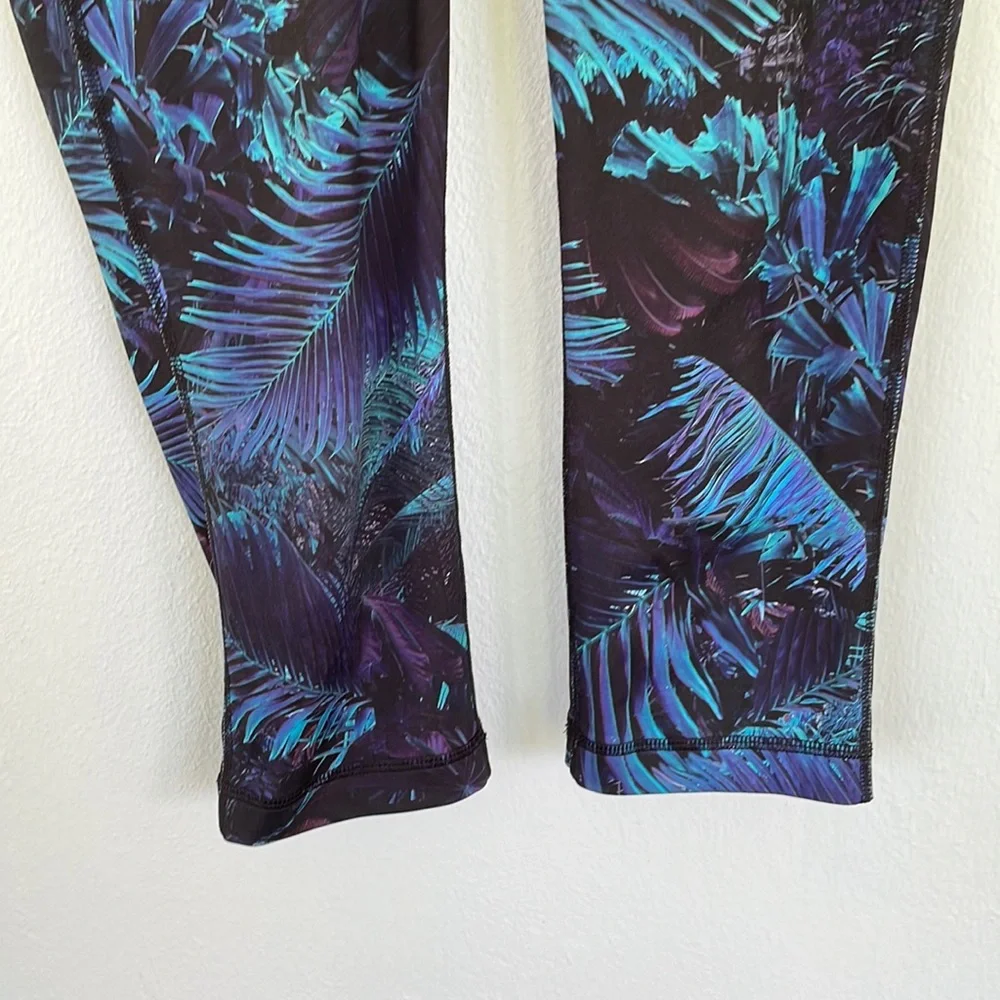 Danskin Now DriMore black purple tropical print cropped workout leggings size XS